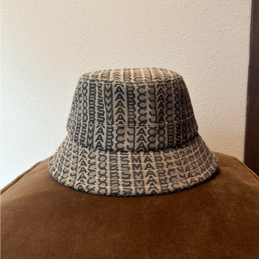 Marc Jacobs Black and Cream Logo Bucket Hat